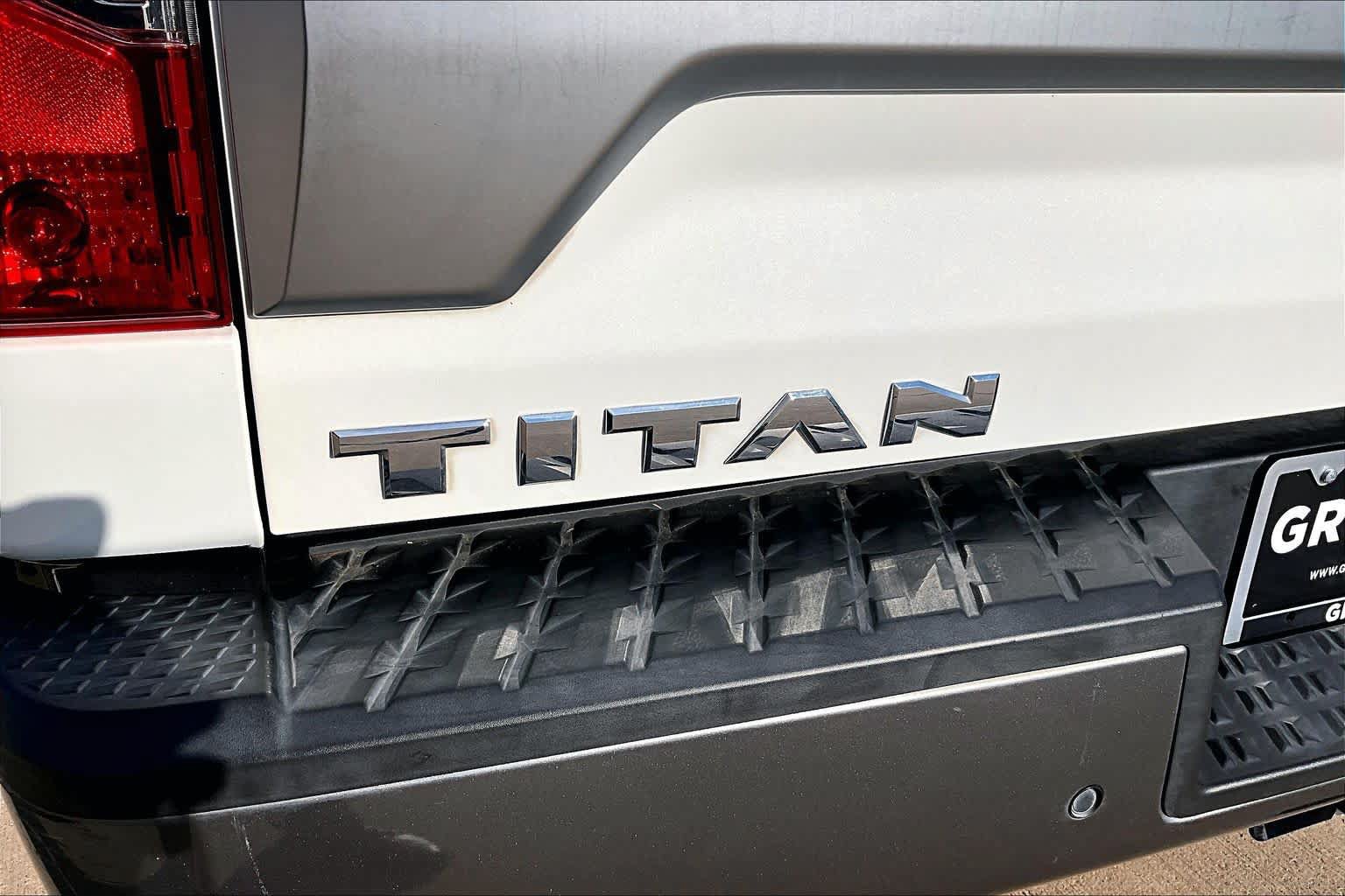 Used 2021 Nissan Titan Platinum Reserve w/ Moonroof Package AWD/4WD image 30