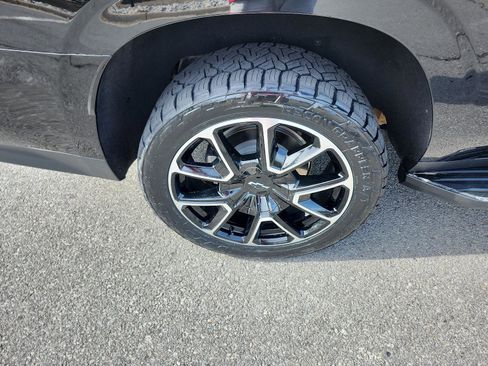 Used 2023 Chevrolet Suburban RST w/ Luxury Package image 7