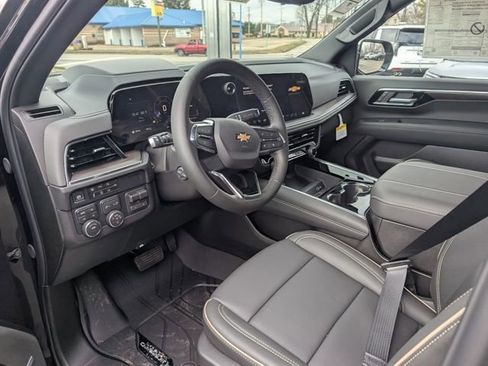 New 2026 Chevrolet Suburban Premier image 12