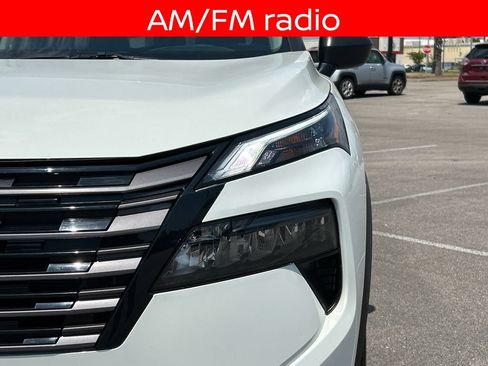 Used 2026 Nissan Rogue S FWD image 12