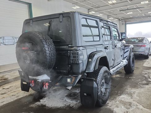 Used 2018 Jeep Wrangler Unlimited Sahara w/ Uconnect 4C Nav & Sound Group image 3