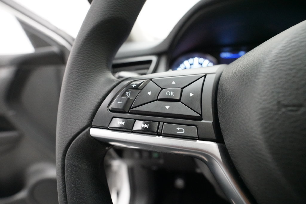 Used 2020 Nissan Rogue S AWD/4WD image 17