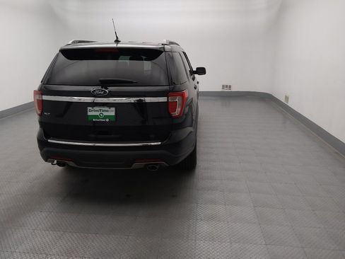 Used 2018 Ford Explorer XLT w/ Equipment Group 201A FWD image 7