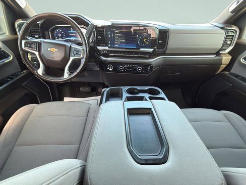 Used 2022 Chevrolet Silverado 1500 LT image 15