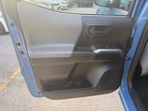 Used 2019 Toyota Tacoma SR5 RWD image 16