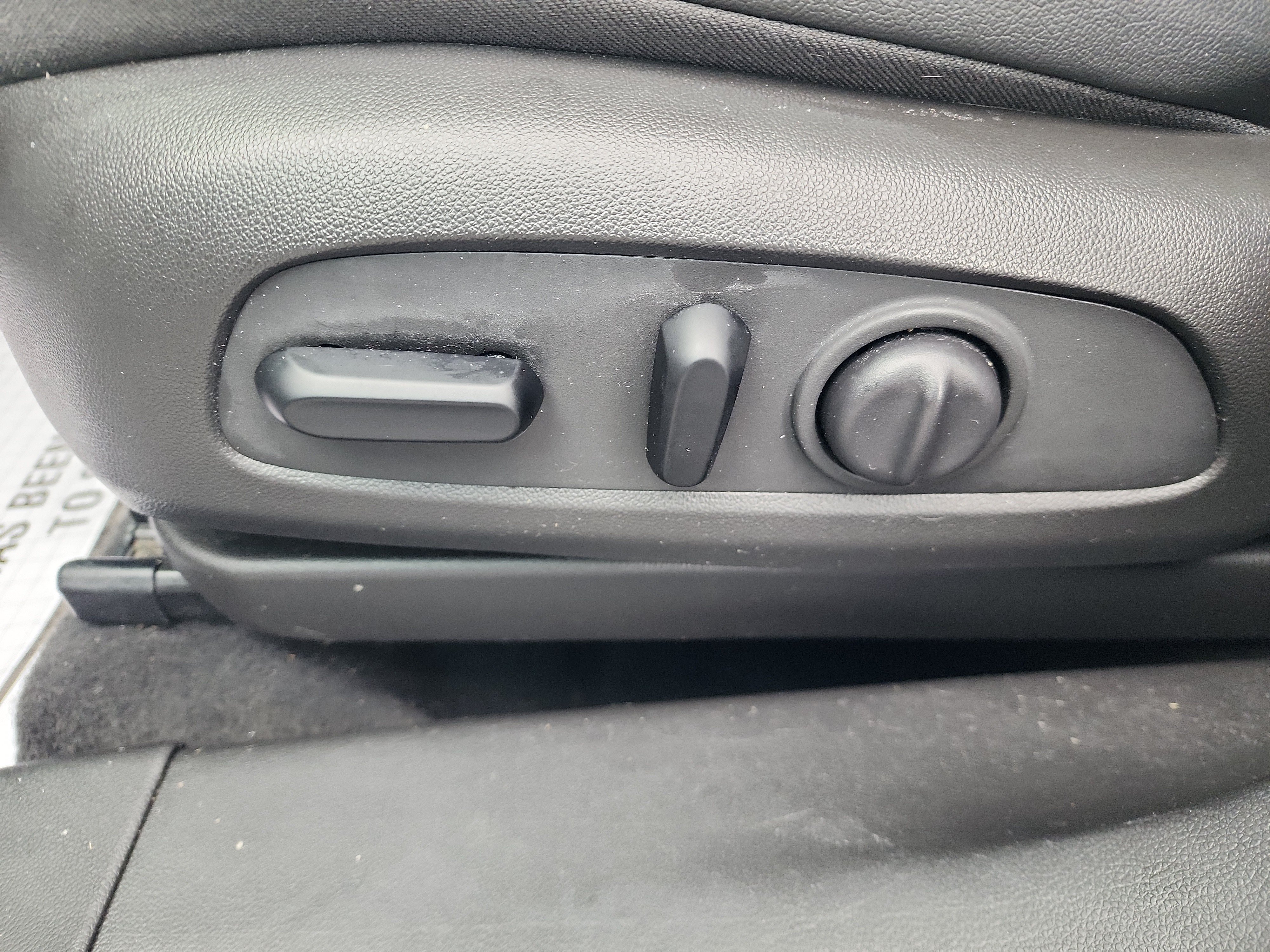 Certified 2021 Buick Encore GX Select AWD/4WD image 12