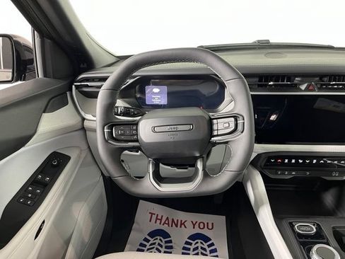 Used 2026 Jeep Cherokee Laredo AWD/4WD image 19