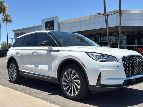 Used 2023 Lincoln Corsair Reserve w/ Equipment Group 201A FWD image 2
