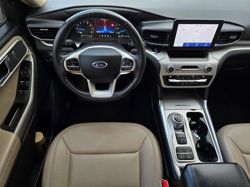 Used 2021 Ford Explorer XLT w/ Equipment Group 202A image 11