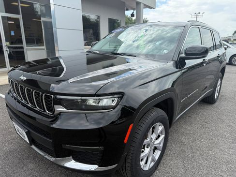 Used 2022 Jeep Grand Cherokee L Limited image 3