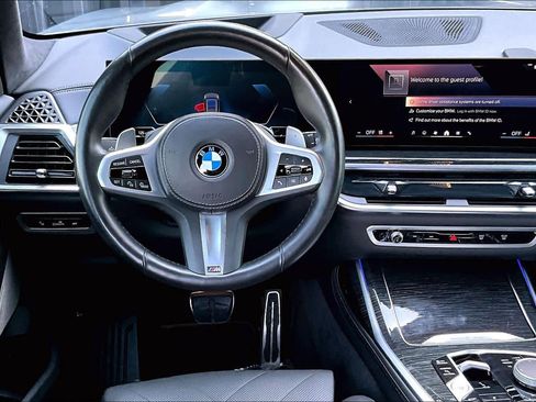 Used 2025 BMW X7 xDrive40i w/ M Sport Package image 6