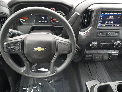 Used 2024 Chevrolet Silverado 2500 Custom w/ Custom Convenience Package image 14