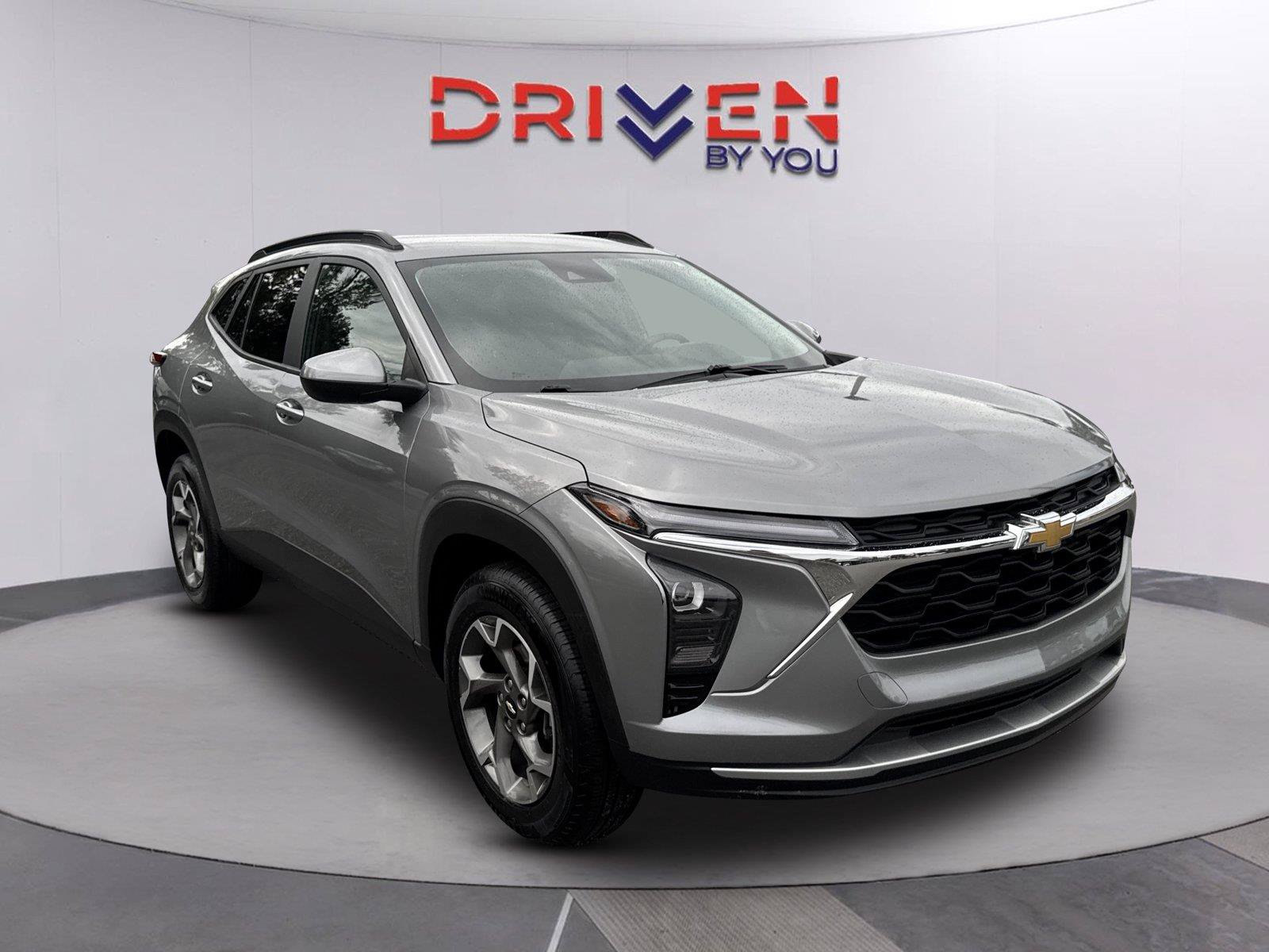 Used 2025 Chevrolet Trax LT w/ Driver Confidence Package FWD image 1