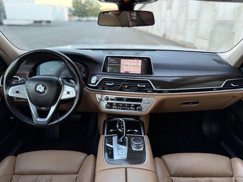 Used 2022 BMW 740i RWD image 28