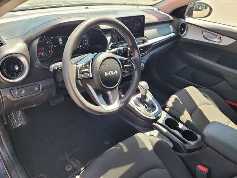 Used 2024 Kia Forte LXS w/ LXS Technology Package FWD image 7
