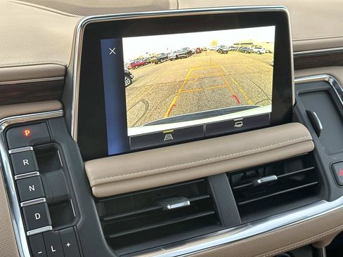 Certified 2022 Chevrolet Suburban Premier image 32