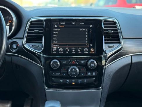 Used 2019 Jeep Grand Cherokee Limited image 21