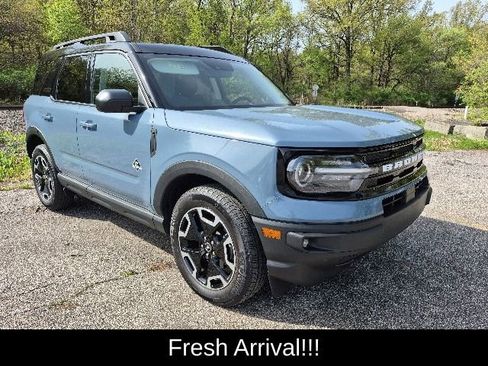 Used 2024 Ford Bronco Sport Outer Banks w/ Tech Package AWD/4WD image 2