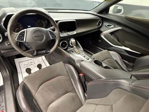 Used 2020 Chevrolet Camaro ZL1 image 39