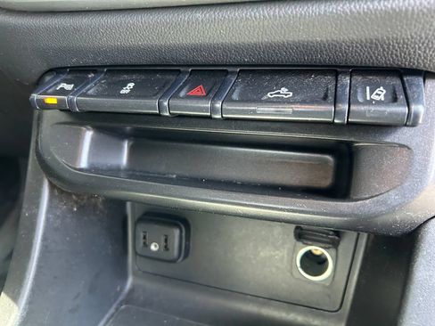 Used 2022 Chevrolet Colorado LT w/ Fleet Safety Package RWD image 18