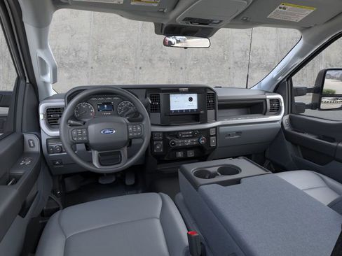 New 2026 Ford F250 XL w/ XL Driver Assist Package AWD/4WD image 9