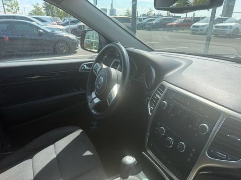 Used 2012 Jeep Grand Cherokee Laredo w/ Laredo E Group AWD/4WD image 10