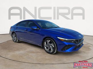 Used 2025 Hyundai Elantra SEL video 1