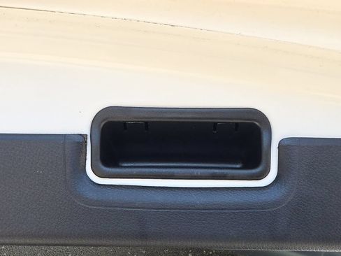Used 2017 Honda HR-V EX image 16
