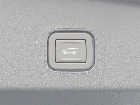 New 2025 Cadillac Lyriq Luxury image 31