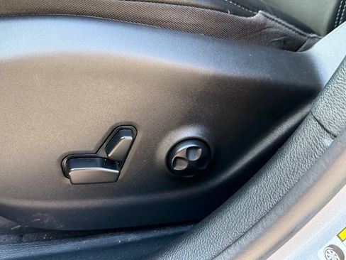 Used 2020 Jeep Cherokee Latitude Plus AWD/4WD image 13