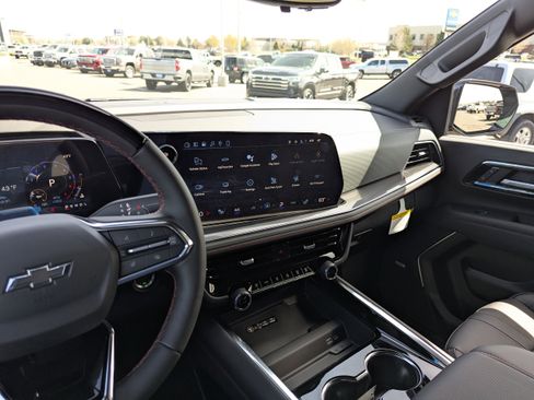 New 2026 Chevrolet Suburban RST image 19