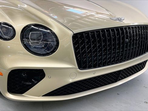 Used 2024 Bentley Continental GT V8 image 32