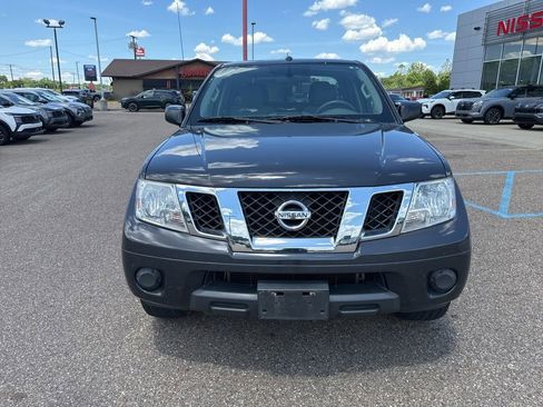Used 2013 Nissan Frontier SV AWD/4WD image 2