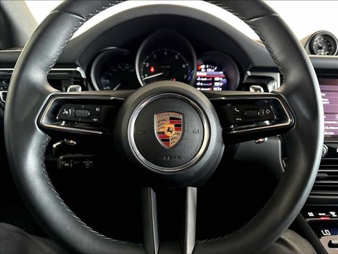 Used 2026 Porsche Macan AWD/4WD image 18