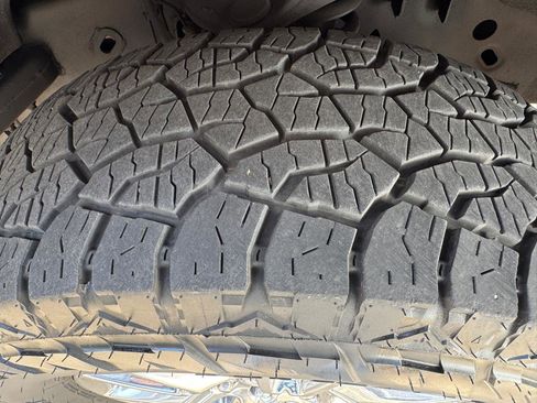 Used 2015 Ford F150 Lariat w/ Equipment Group 502A Luxury image 37