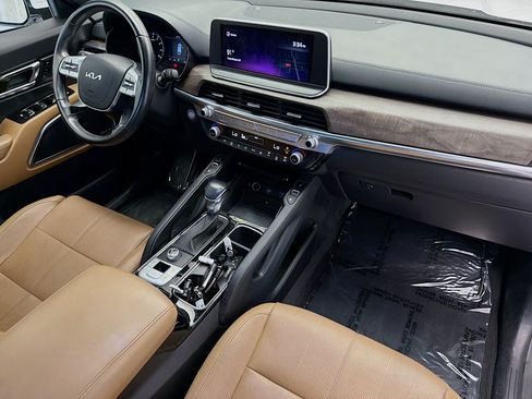 Used 2022 Kia Telluride SX w/ Towing Package FWD image 12