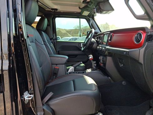 Used 2022 Jeep Wrangler Unlimited Rubicon w/ Steel Bumper Group image 13