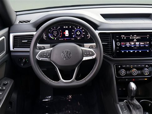 Used 2023 Volkswagen Atlas Cross Sport SE w/ Black Wheel Package image 15