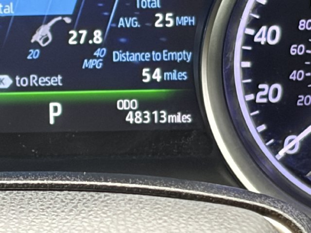Used 2021 Toyota Camry XLE FWD image 16