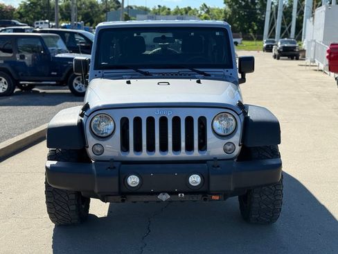 Used 2017 Jeep Wrangler Unlimited Sport w/ Connectivity Group AWD/4WD image 3