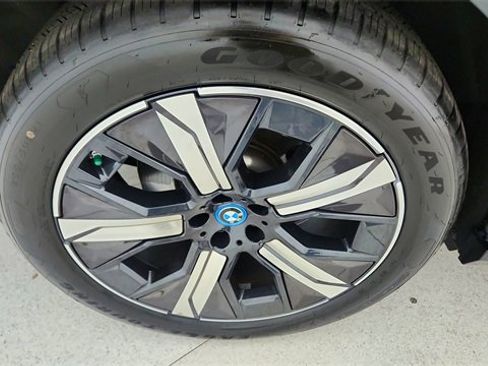 Used 2024 BMW iX xDrive50 w/ Sport Package image 57