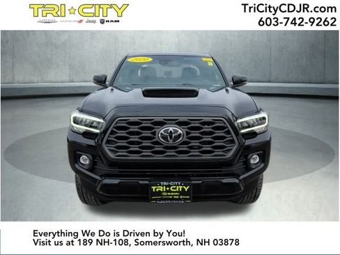 Used 2020 Toyota Tacoma TRD Sport w/ TRD Premium Sport Package image 8