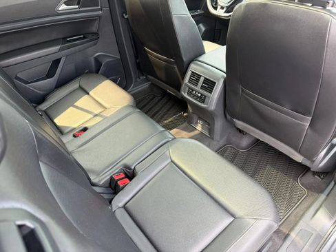 Used 2018 Volkswagen Atlas SEL w/ R-Line Package FWD image 34