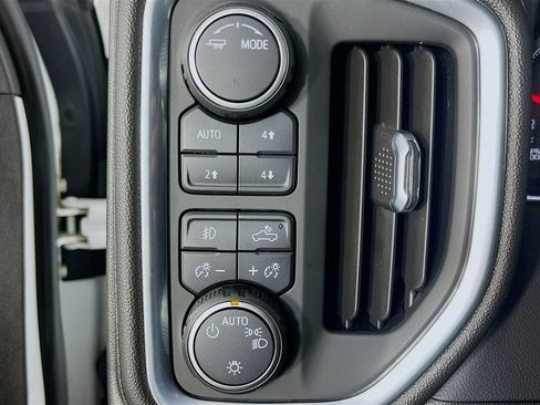 Used 2021 Chevrolet Silverado 1500 RST AWD/4WD image 13