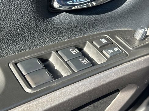 Certified 2024 Nissan Titan SV w/ SV Bronze Edition Package image 31