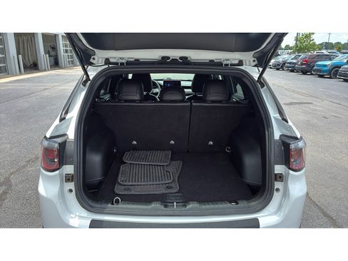 Used 2025 Jeep Compass Trailhawk AWD/4WD image 9