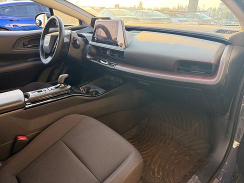 Used 2024 Toyota Prius Prime FWD image 21