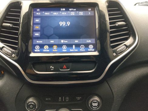 Used 2020 Jeep Cherokee Limited AWD/4WD image 25