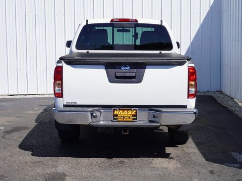 Used 2019 Nissan Frontier SV image 5