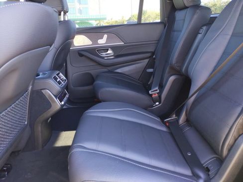 Used 2023 Mercedes-Benz GLS 450 4MATIC image 10